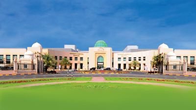 مستشفى الجامعة بالشارقة