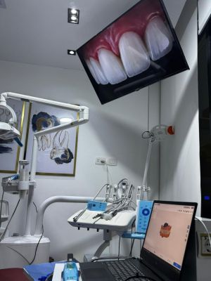 عيادات أيون للتجميل